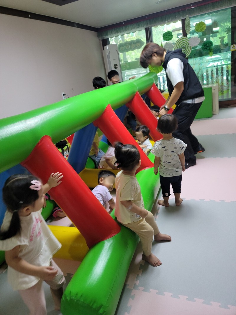 체육활동(풍선 터널)